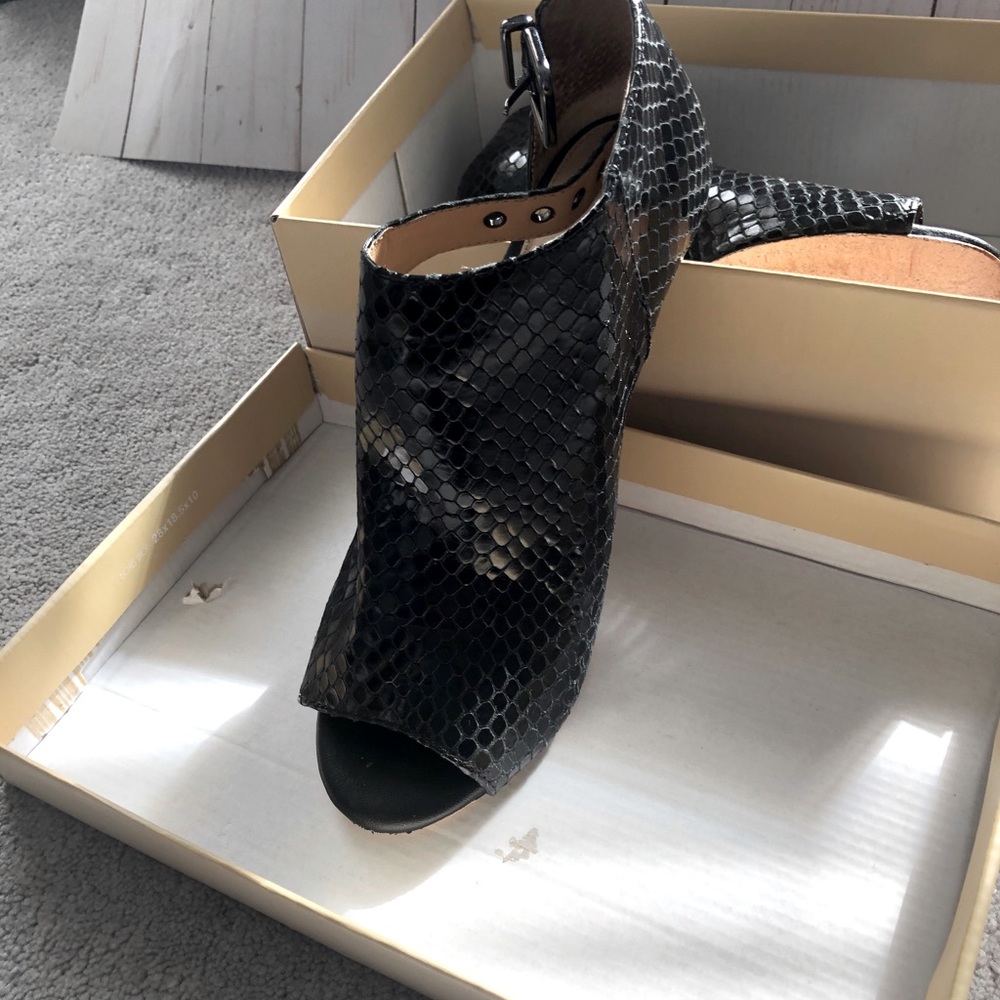 Black beautiful sling back shoe